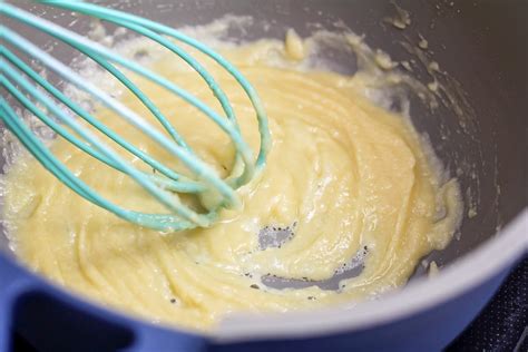 How to Make a Roux {For Thickening Sauces!} | Lil' Luna