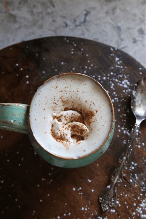 Simple, rustic holiday centerpiece ideas using foraged natural elements?