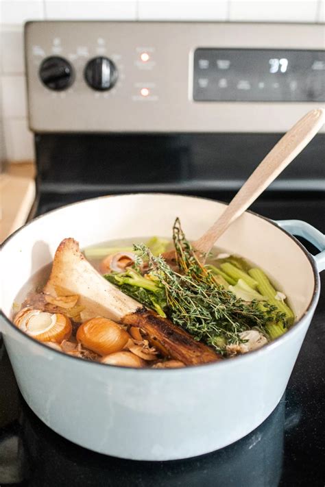 Secret to rich, flavorful homemade bone broth from country kitchen scraps?