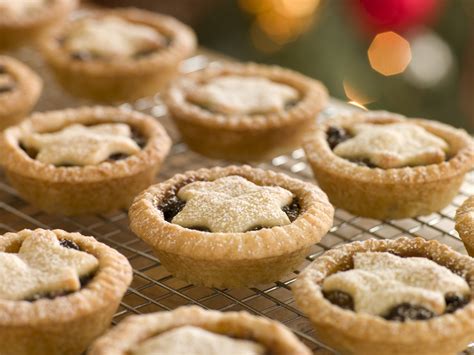 5 Homemade Holiday Pies That Take Dessert To The Next Level - The RTA Store