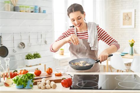 Premium Photo | Woman is preparing proper meal