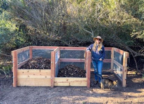 How to Build a Compost Bin: Step-by-Step Guide with Photos ~ Homestead ...
