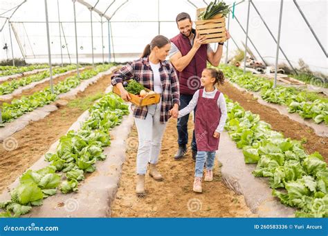 How do country families involve kids in real food gardening & cooking?