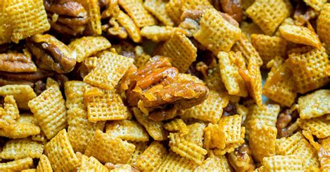 Praline Crunch Party Mix | Recipe | Chex mix recipes, Snack mix recipes ...