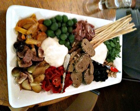 Parties That Cook’s Cure for the Ho-Hum Holiday Appetizer Platter