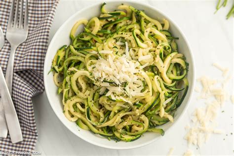 Zucchini Noodles Recipe - Easy and Healthy Zoodles Recipe