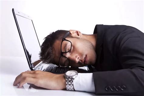 14 Reasons You're Tired All The Time [LIST]