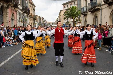 Traditional Italian clothing: a guide on traditional clothes