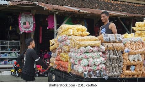 Travel Vendor Marketing Strategy Royalty-Free Images, Stock Photos ...