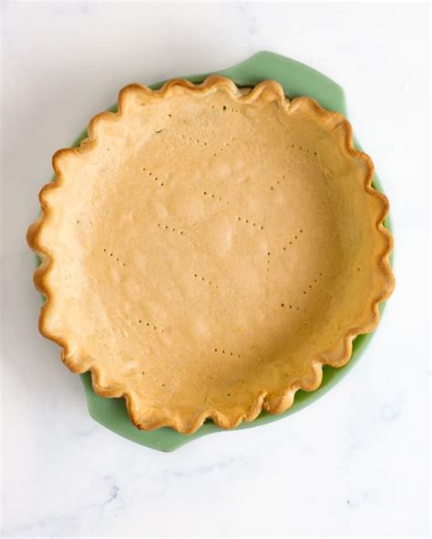 How to Blind Bake Pie Crust, Par-Bake Pie Crust - Baker Bettie