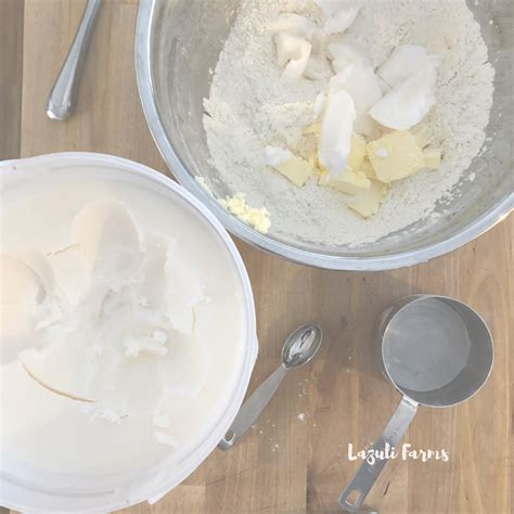 Flaky_Lard_Pie_Crust_Lazuli_Farms_1200x1200.png?v=1666182938