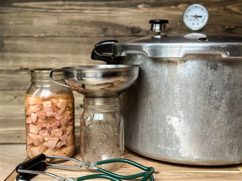 Water Bath Canning Vs Pressure Canning - athomeonthehomestead.com