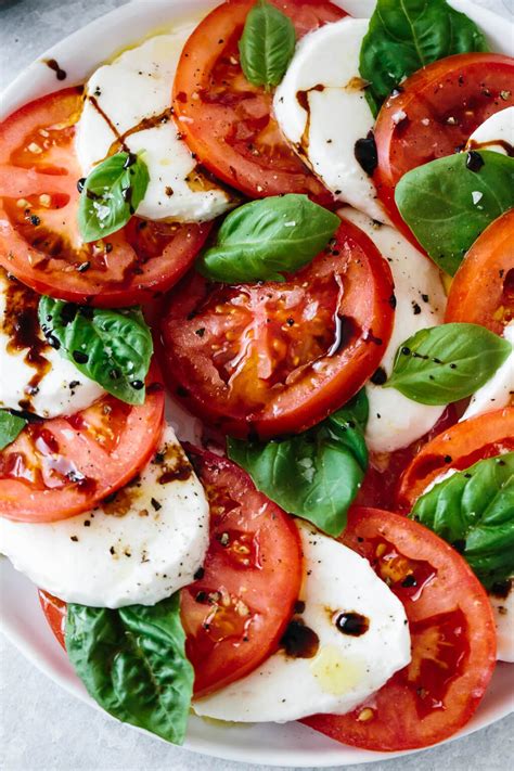 Caprese Salad Recipe (Classic Italian Salad) | Downshiftology