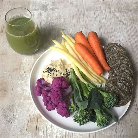 How to preserve homemade snacks & garden bounty for road trip sustenance?