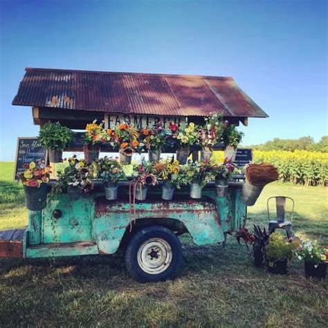 family farm roadside stand - Blue Gables Farm
