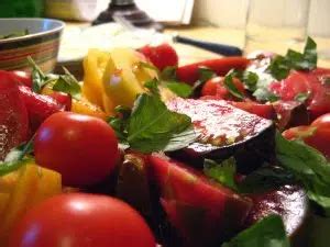 Recipe: Heirloom Tomato, Cucumber and Red Onion Salad – OutSmart Cancer