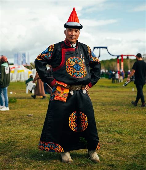Mongolian traditional clothes (2023) | CorrectMongolia