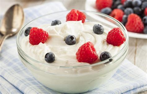 What is Yogurt? (with pictures)