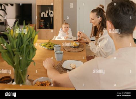 Meal family life meals hi-res stock photography and images - Alamy