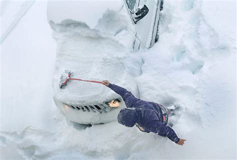 8 things you should never leave in your car during freezing weather