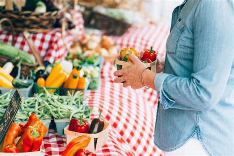 10 Benefits of Eating Local Food - Stephanie Kay Nutrition