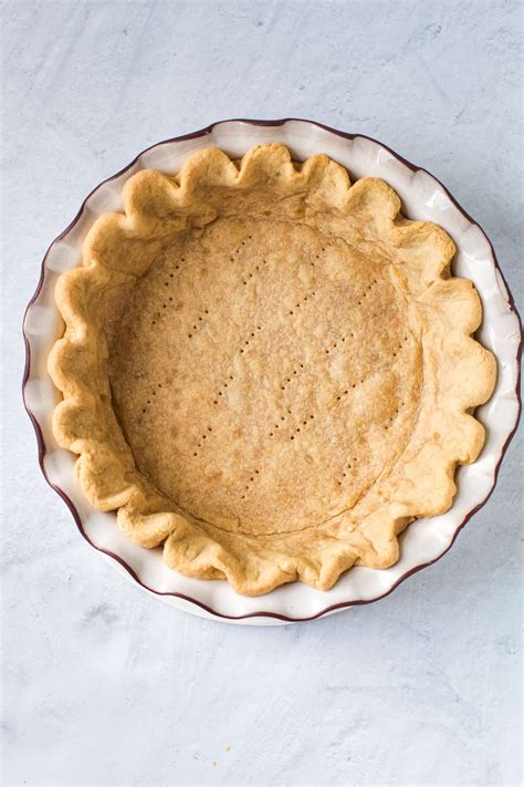 How to Blind Bake Pie Crust - Everyday Pie