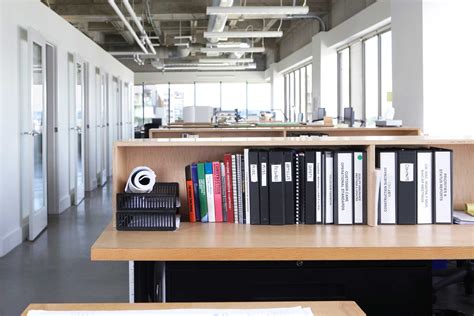 Office Organization Tips: Set Up an Organized Cubicle | Reader&#039;s Digest