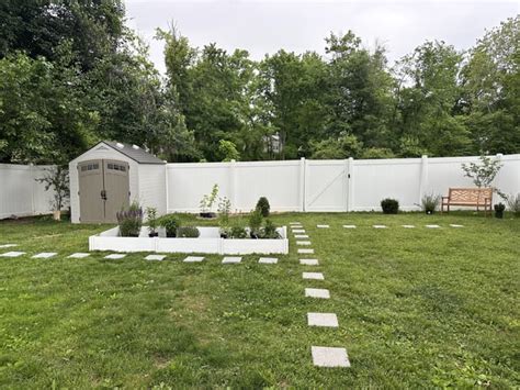 Garden beds… layout option one or two? : r/gardening