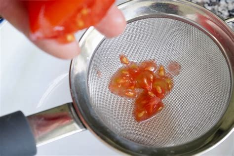 How to Save Tomato Seeds (Without Fermenting) - Tomato Geek