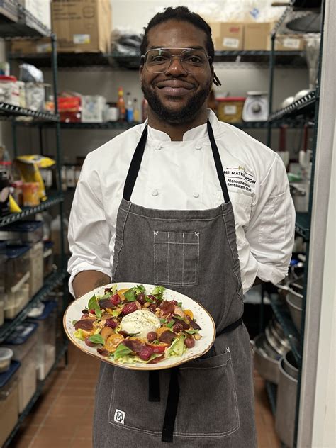 What behind-the-scenes moments—like recipe mishaps or harvest challenges—truly engage your audience?