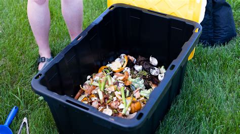 Large-scale food-scrap composting in Madison challenged by technology ...