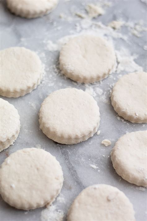 How to achieve fluffy, flaky homemade biscuits every time?