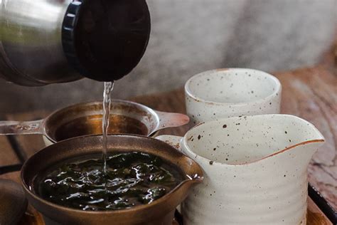 How to Make Oolong Tea - Gong Fu Brewing Style | TEA SIDE