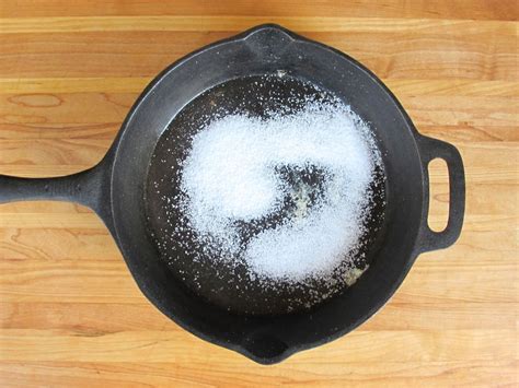 How to Clean Your Cast Iron Skillet THE RIGHT WAY! - Better HouseKeeper