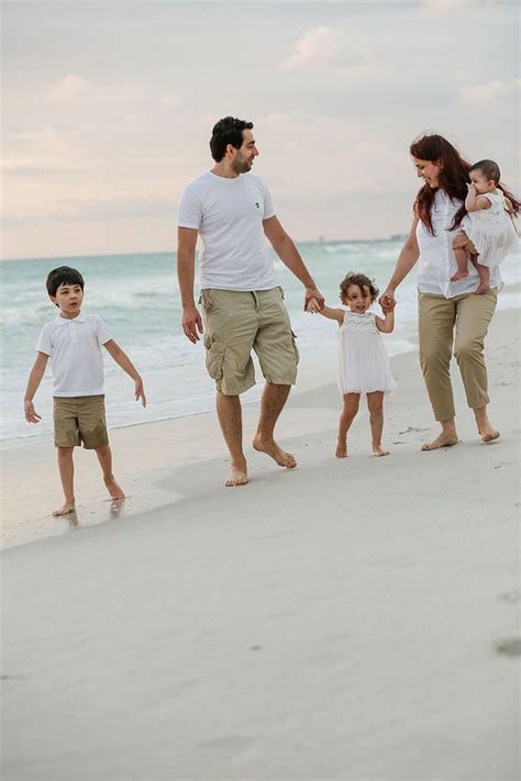 Family Beach Portraits in Clearwater Beach, Florida - Shore Shooters ...