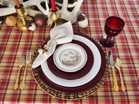 An Elevated Rustic Thanksgiving Tablescape - Adorn the Table