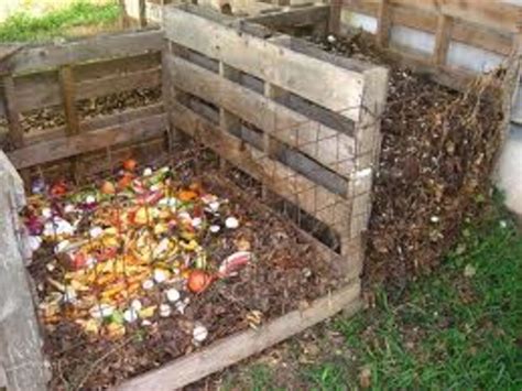 How to Use a Composting Bin or Create a Compost Pile | Dengarden