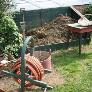 How to Layer a Compost Pile