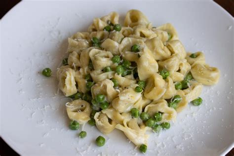 Mascarpone Tortellini - Quick Week Night Dinner | Giangi's Kitchen