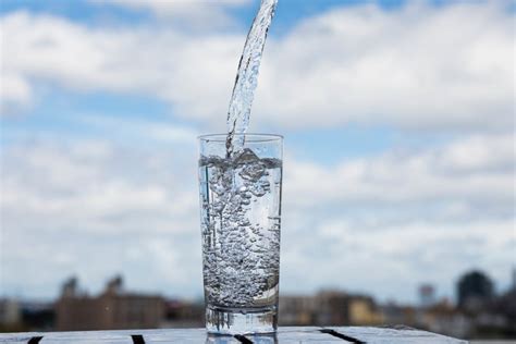 What you should know about drinking water (but probably don't)