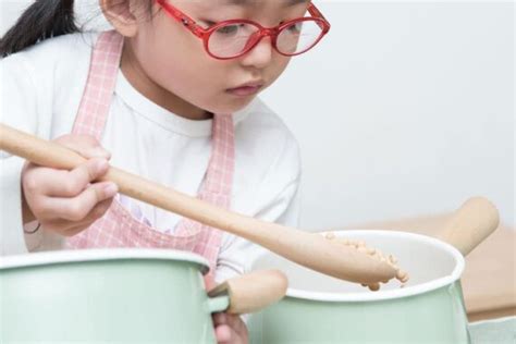 How do we involve kids in kitchen traditions & country living skills?