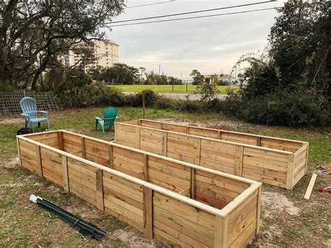 Pallet Wood Garden Beds : r/PalletWoodProjects