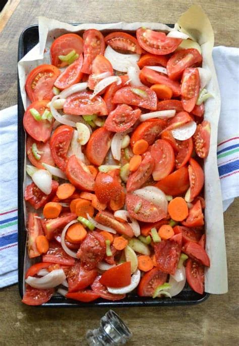 Roasted Tomato Sauce - Sugar Dish Me